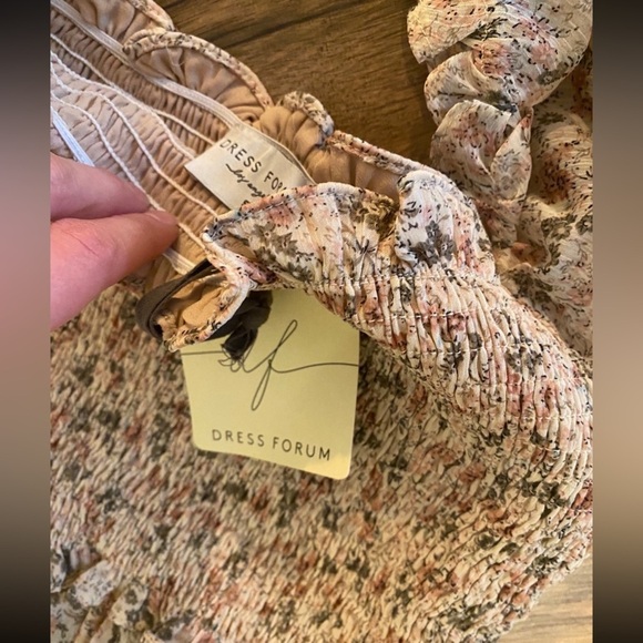 Two dresses - Picture 4 of 6